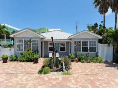 Bradenton Beach, Florida Rental Duplex 100 Yards to Beach